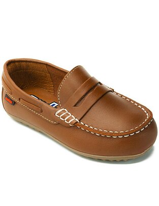 Zapato de piel para niño